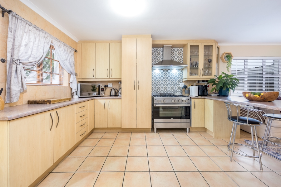 4 Bedroom Property for Sale in Zevendal Western Cape